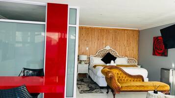 Luxury Room, Pool View | Television