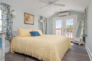 4 Schlafzimmer, Schreibtisch, Bügeleisen/Bügelbrett, Reisekinderbett