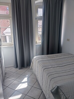 Bügeleisen/Bügelbrett, WLAN, Bettwäsche