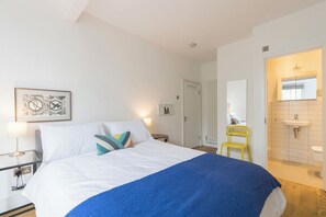 3 chambres, fer et planche à repasser, Wi-Fi, draps fournis