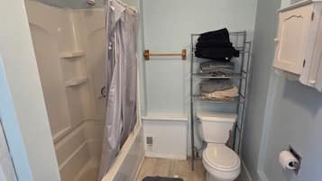 Bruser, håndklæder, Sæbe, Toiletpapir