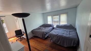 5 bedrooms, WiFi, bed sheets