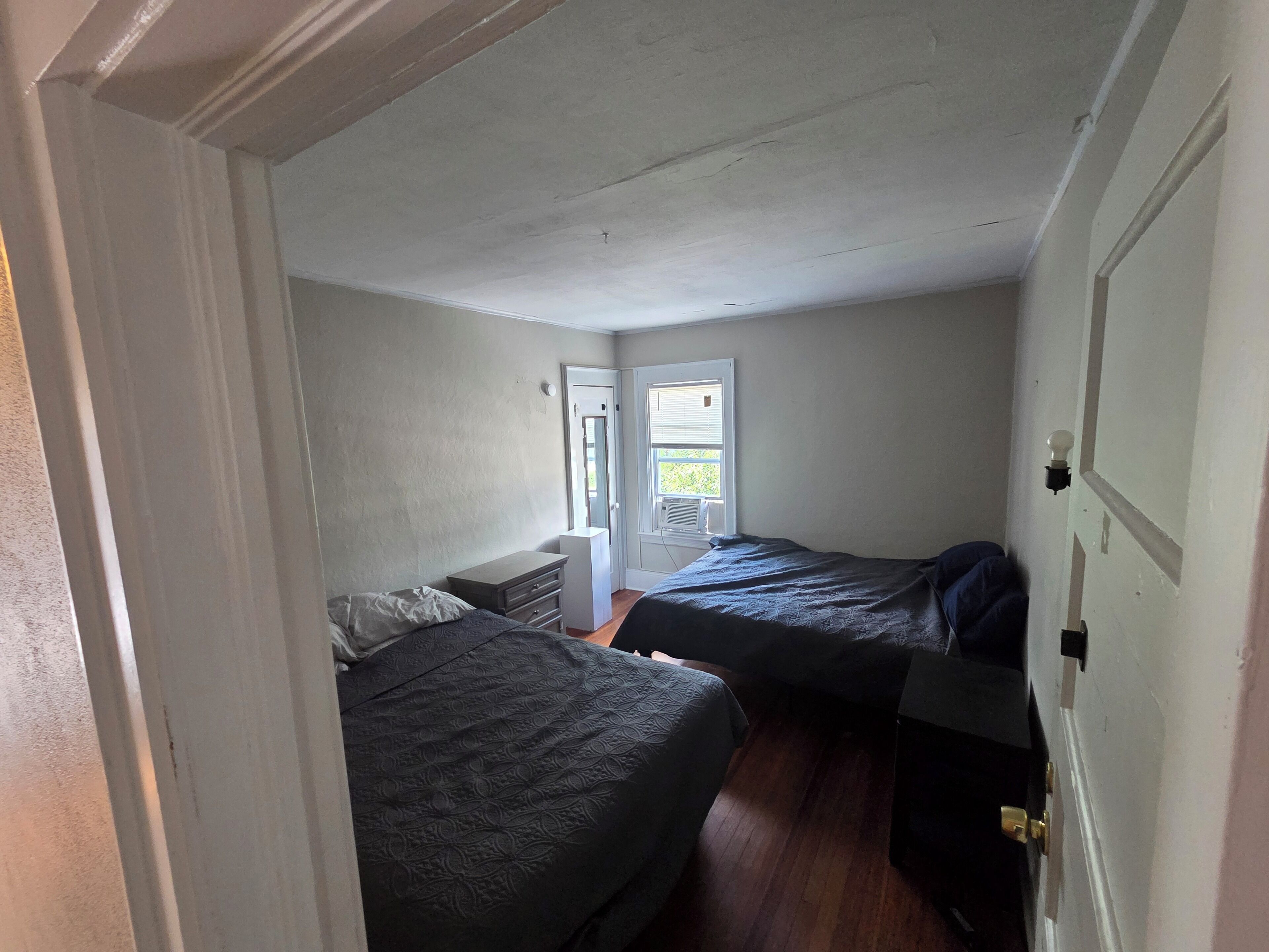 5 bedrooms, WiFi, bed sheets