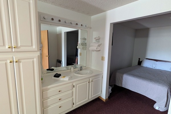 Suite, Multiple Beds | WiFi (free)