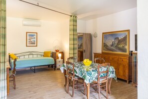 Dining - Casa di Ciapatella - Appartement avec jardin (Penta-di-Casinca)
