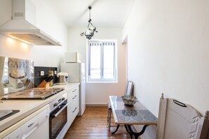 Fridge, microwave, oven, dishwasher - Le Nid de Boulogne - À 2 km de la plage (Boulogne-Sur-Mer)