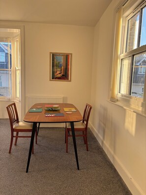 Dining - Charming, spacious and full of natural light 2-story flat in central Saxmundham. (Saxmundham)