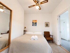 2 bedrooms, desk, free WiFi, bed sheets