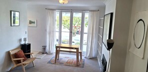 Interior - Coastal Retreat Herne Bay Near Beach and Cafes (Auckland)
