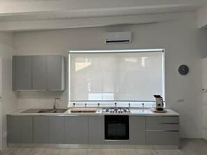 Cooktop, cafeteira/chaleira, chaleira elétrica