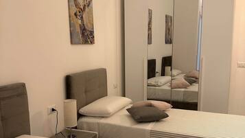 2 camere, una scrivania, Wi-Fi gratuito