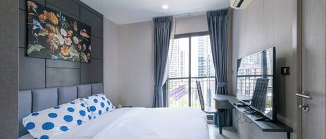 Condo, 1 Bedroom, Accessible, Private Pool | Room amenity