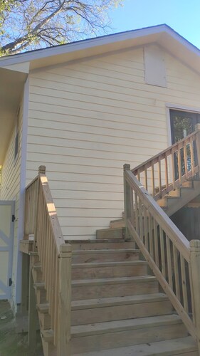 Casa del Sol Guesthouse — Private 2-Bedroom Stay with Deck