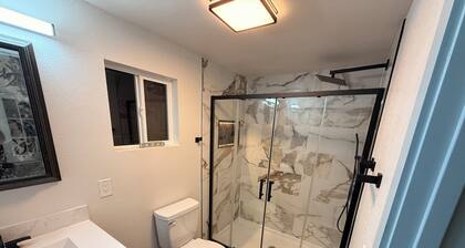 2-bedroom apartment in perfect Mt. Pleasant with cool AC