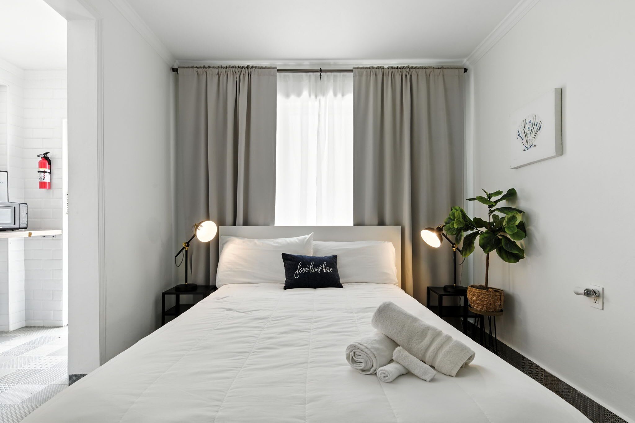 Iron/ironing board, travel cot, WiFi, bed sheets