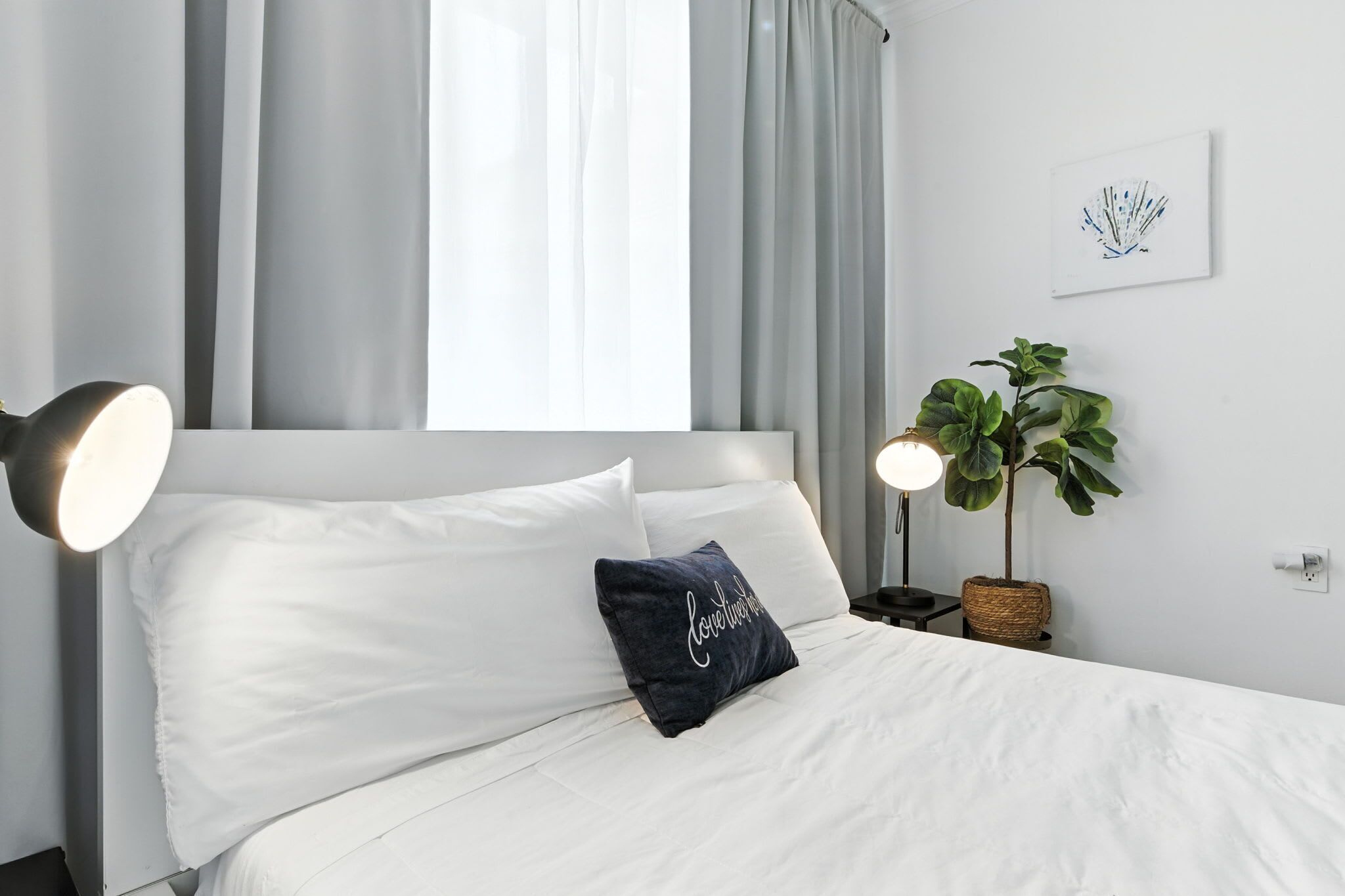 Iron/ironing board, travel cot, WiFi, bed sheets