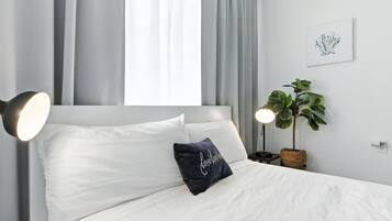Iron/ironing board, travel cot, WiFi, bed sheets