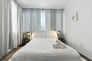 Iron/ironing board, travel crib, WiFi, bed sheets