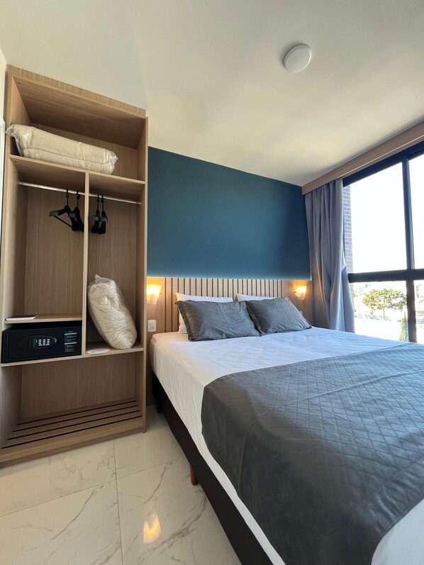 Superior Studio, City View | In-room safe, laptop workspace, iron/ironing board, free WiFi - Zella Residence (Curitiba)