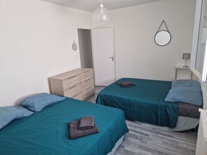 Bügeleisen/Bügelbrett, WLAN, Bettwäsche