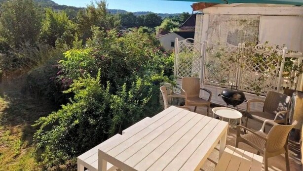 Outdoor dining - Comfortable residence in Sarlat-la-Canéda (Sarlat-la-Canéda)