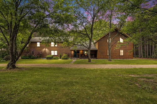 Secluded Cabin | 90 Acres | Sleeps 17