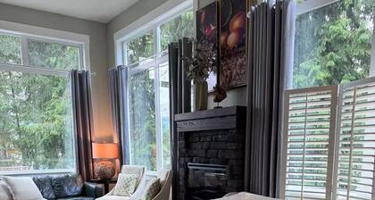Luxe two-storey home provides a beautiful modern unique romantic getaway!