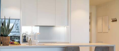 Fridge, microwave, oven, dishwasher