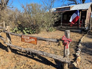 Exterior - Texas Our Texas - Cabin in Texas Hill Country right by Llano River! (Castell)