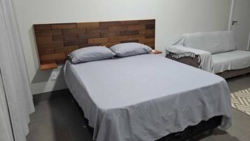 Ferros/tábuas de passar roupa, Wi-Fi, roupa de cama