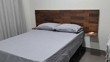 Ferros/tábuas de passar roupa, Wi-Fi, roupa de cama