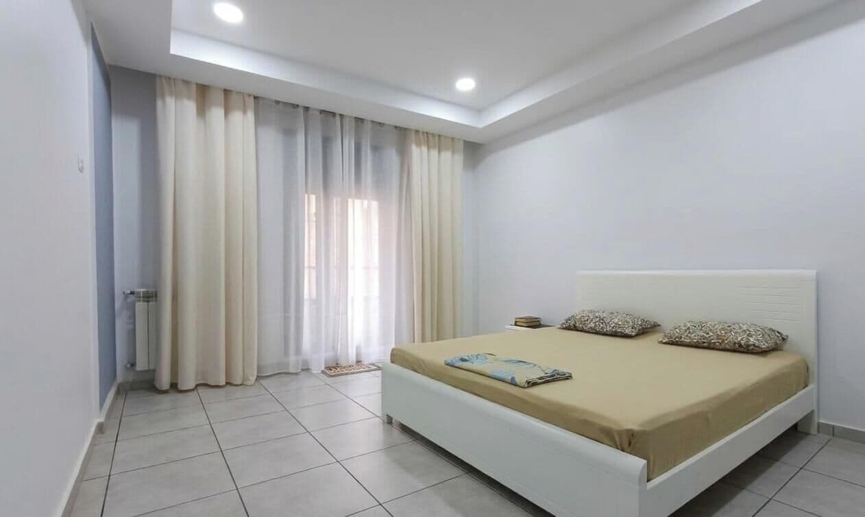 WiFi, bed sheets