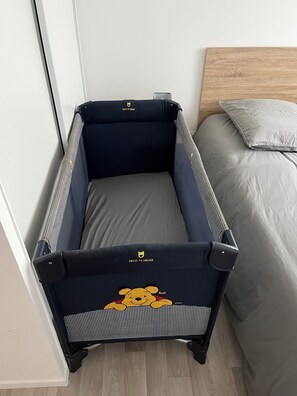 Iron/ironing board, WiFi, bed sheets - Vrbo Property (Meyzieu)