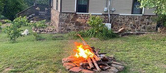  2-bedroom country cottage near Marshall, 20 minute drive to the Buffalo River