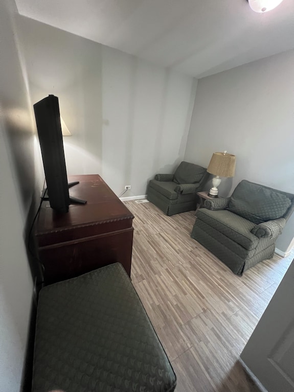 Spacious 4 Bedroom Rental - Grays Lake, IL