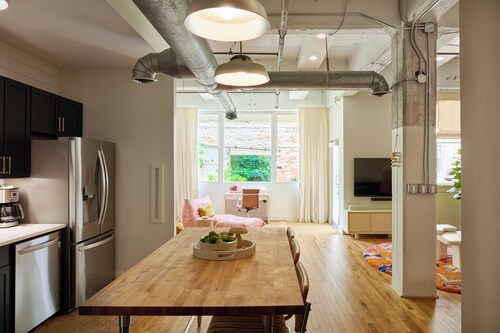 Cozy + Quiet, Moon Studio on the Atlanta Beltline. Everything you want.