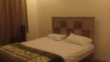 Kahden hengen deluxe-huone, vuoristonĂ€köala | ĂĂ€nieristys, silitysrauta/-lauta, ilmainen Wi-Fi