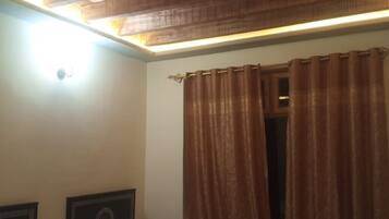 Soundproofing, iron/ironing board, free WiFi