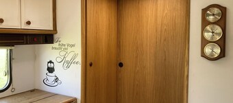 Comfortable, spacious caravan to relax and unwind by the lake