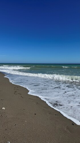 Vacation home in Calabria with sea and mountain views, family-friendly, quiet