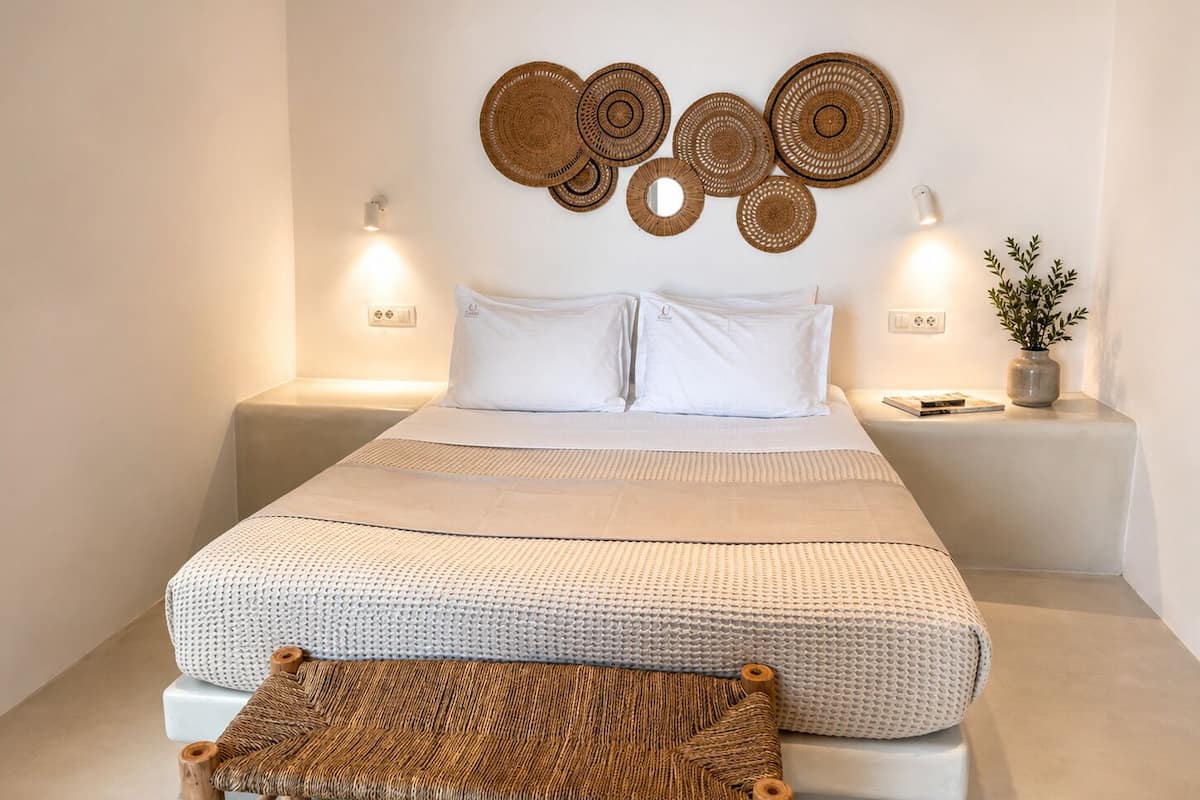 Suite, Sea View | Bathroom | Shower, free toiletries, hair dryer, slippers