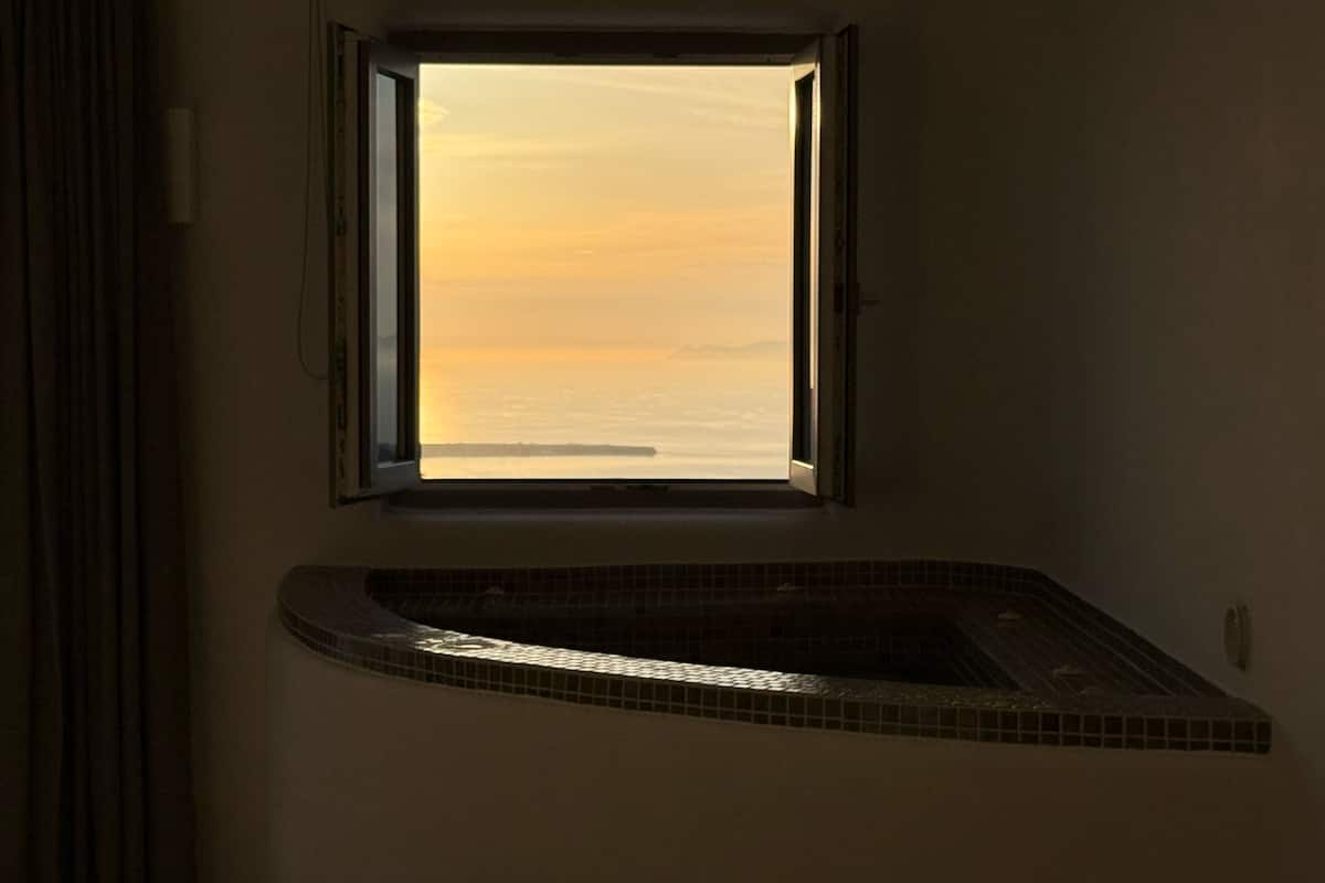 Iron/ironing board, free WiFi