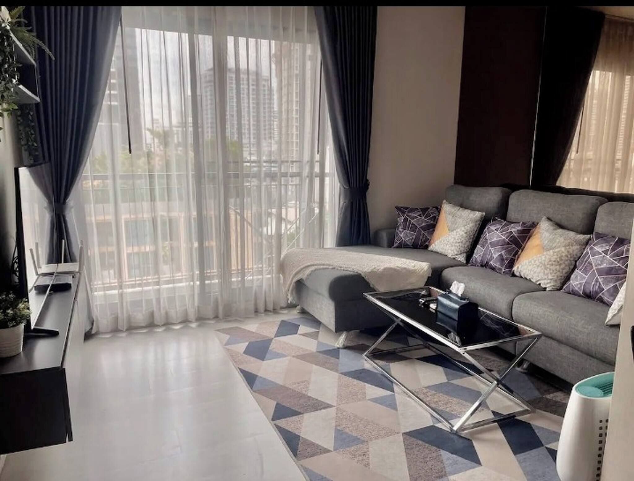 Condo, 1 Bedroom, Accessible, Balcony | Living area | Books