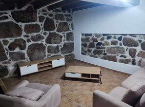Interior - Relaxing refuge by the River Alva (Santo António de Alva)