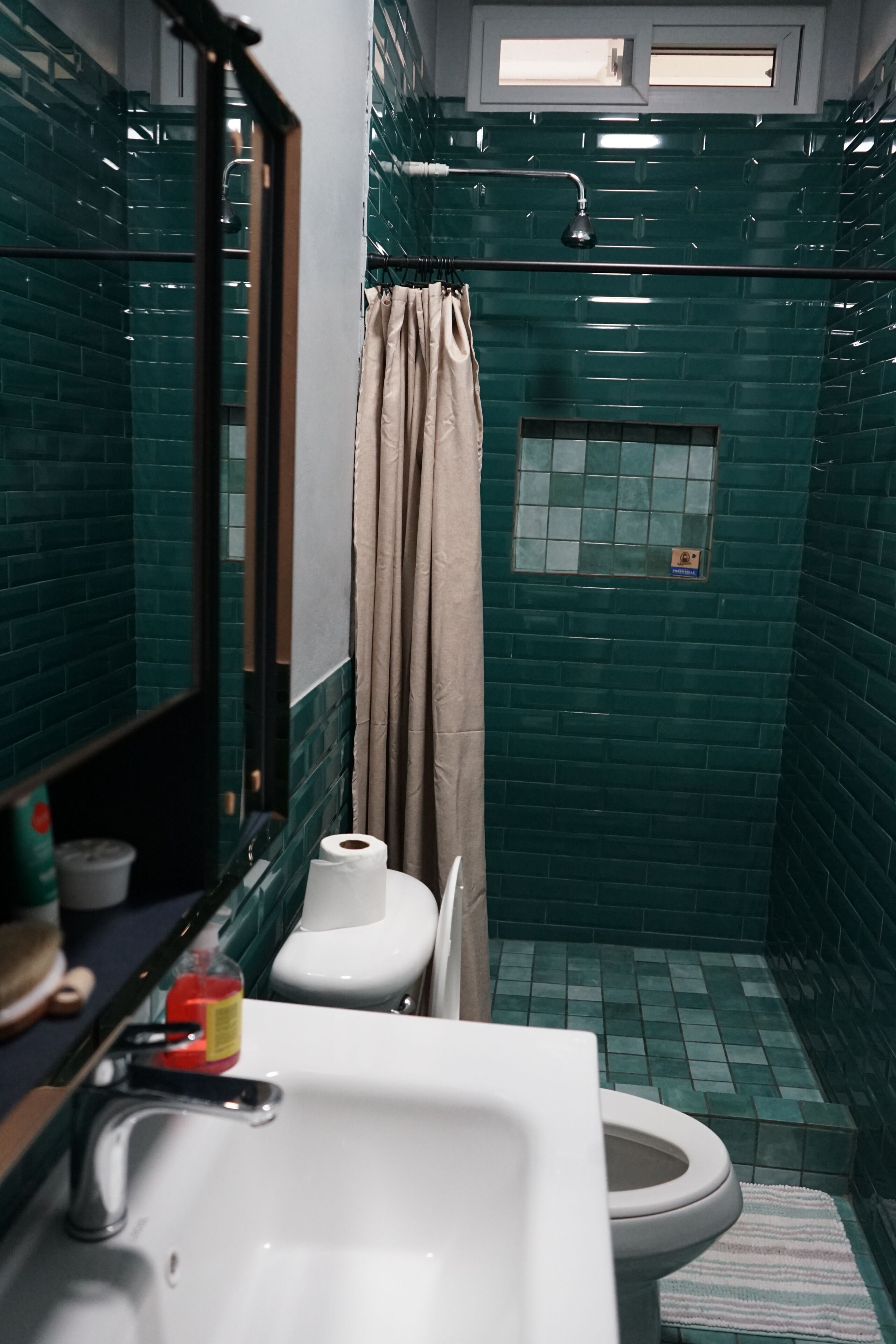 Bruser, håndklæder, Sæbe, Toiletpapir