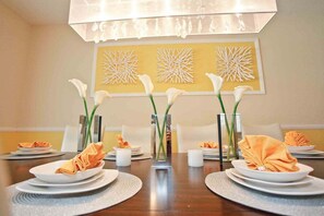 Dining - Spacious family getaway in Champions Gate Resort (Davenport)