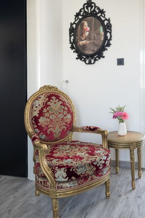 Interior - Kristy's 360 view elegant rooftop flat (Zografou)