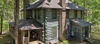 Historic Cabin Retreat w/ Unique Mountain History
