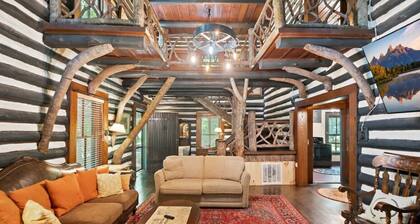 Historic Cabin Retreat w/ Unique Mountain History