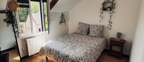 5 bedrooms, WiFi, bed sheets